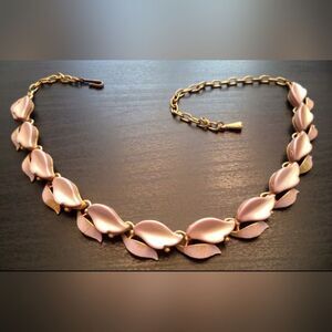 VINTAGE ESTATE GREEN CAB PEARL DANGLE 3 1/4" BROOCH